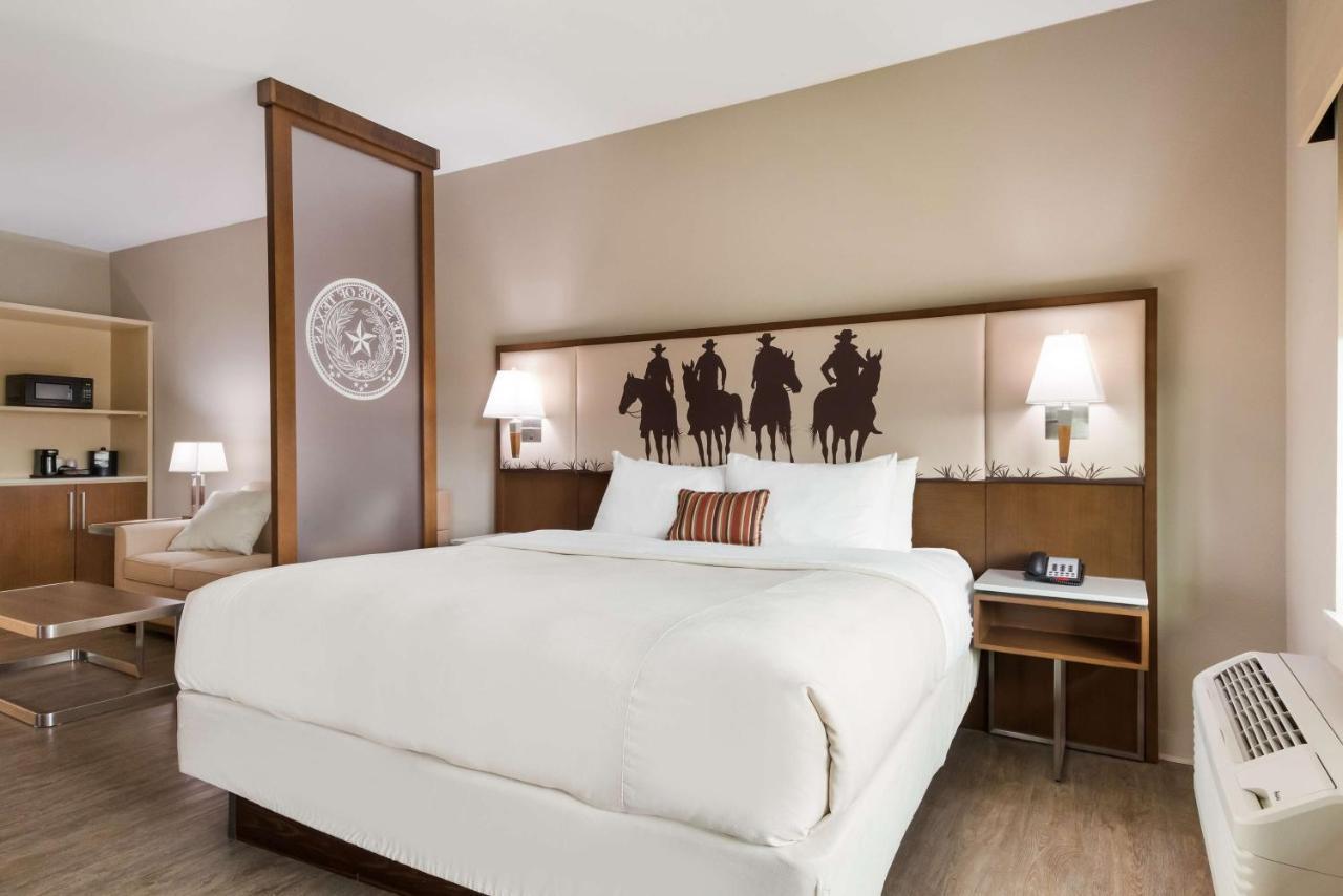 Best Western Bandera Suites & Saloon Екстериор снимка